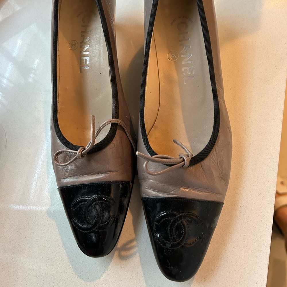 CHANEL HEELS SIZE 38.5